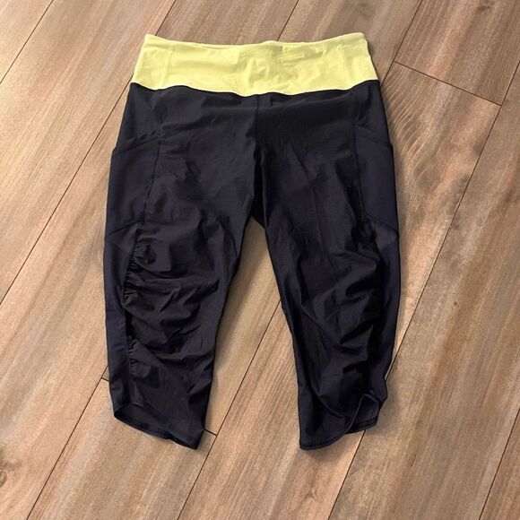 ‎Lululemon Blue Athletic Cropped Leggings Women 10 - Picture 1 of 6